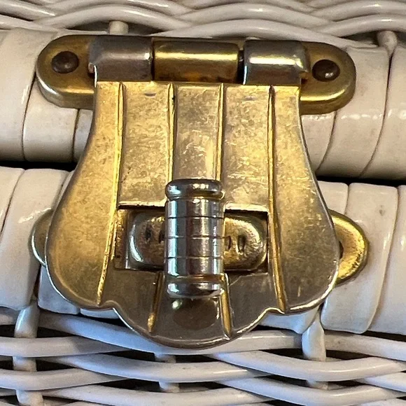 BRITISH OF HONG KONG Vintage Handmade White Wicker Purse - Picture 7 of 17